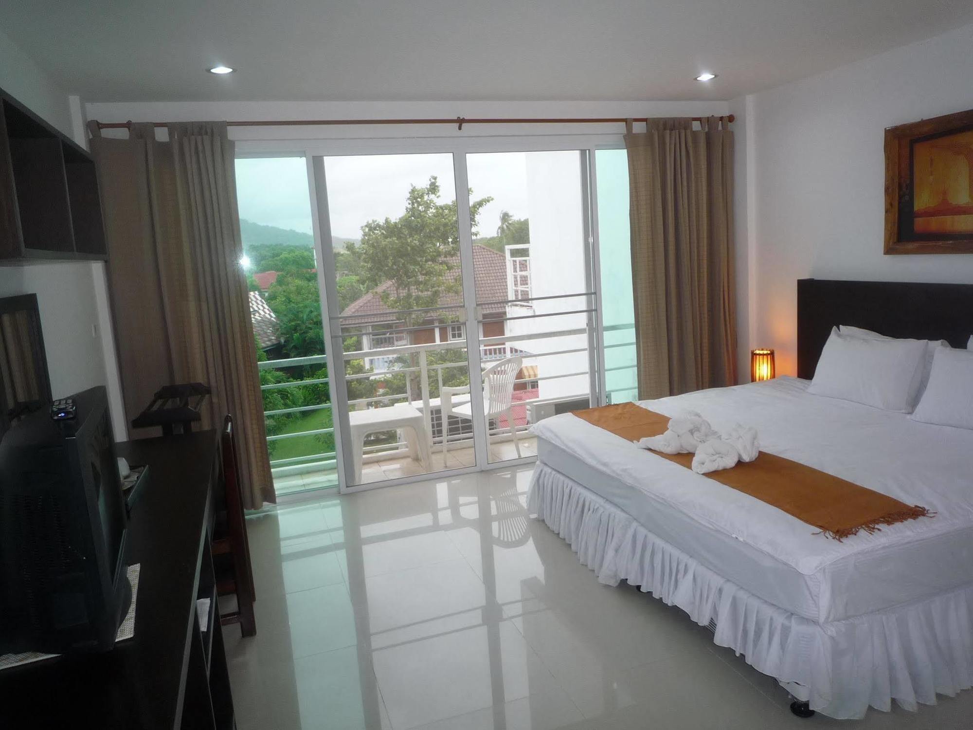 Baan Oui Phuket Guest House Nai Harn Ngoại thất bức ảnh